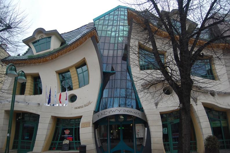 top 17 strangest buildings in the world (2)