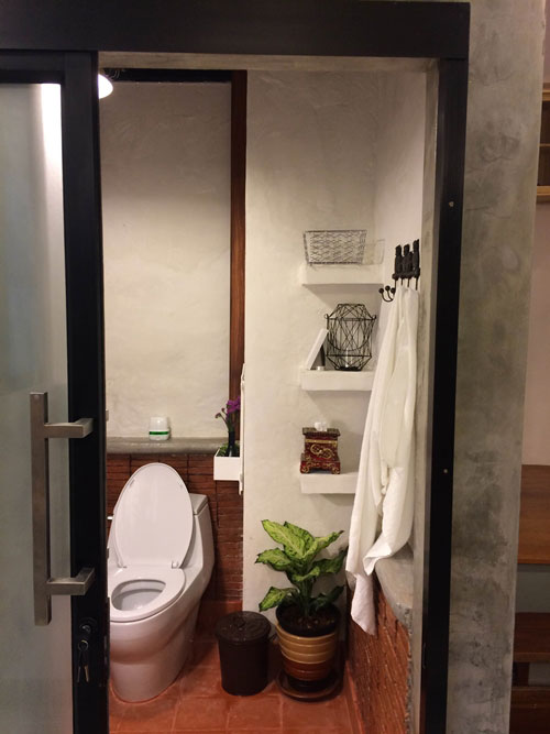 resort-style-bathroom-review (20)