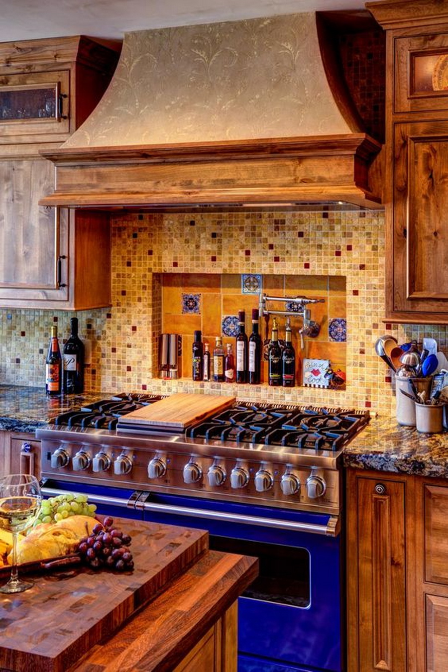 Classic Blue And Brown Kitchen Ideas 13 